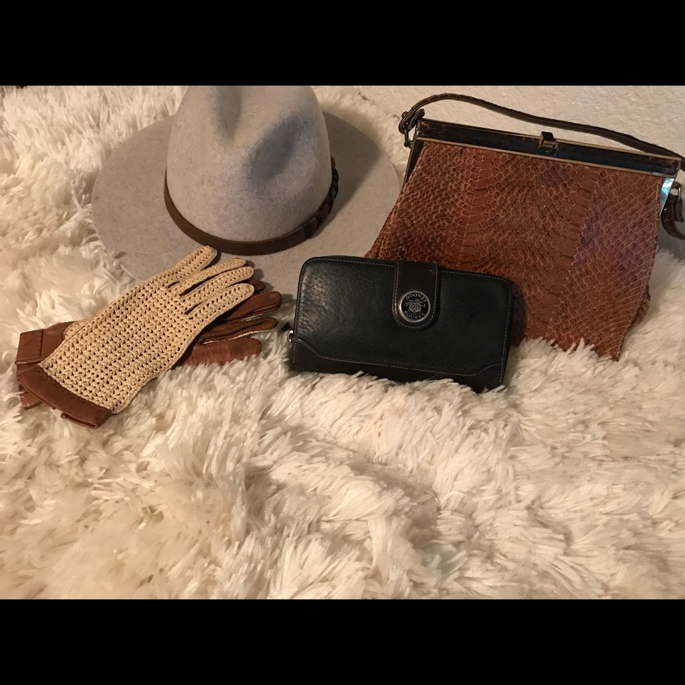 Dooney & Bourke  Wallet